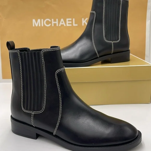 Michael Kors ELLA FLAT BOOTIE
FAUX LEATHER
49F4ELFE5L
BLACK - Picture 15 of 16